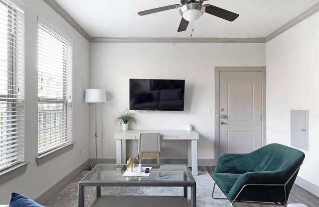 Landing | Beautiful 1BD, Gym, Clubhouse