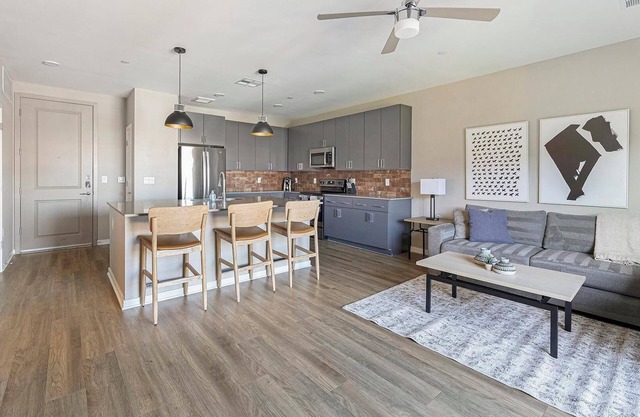 Landing | Beautiful 1BD, Rooftop Lounge, Clubhouse
