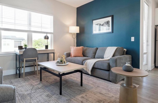 Landing | Chic 1BD, Pool, Gym