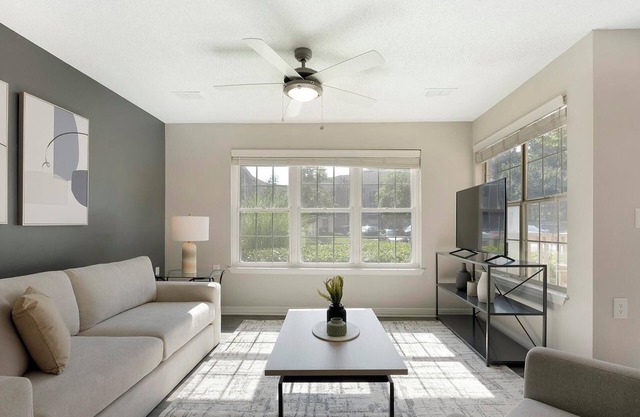 Landing | Chic 2BD, Clubhouse, Gym