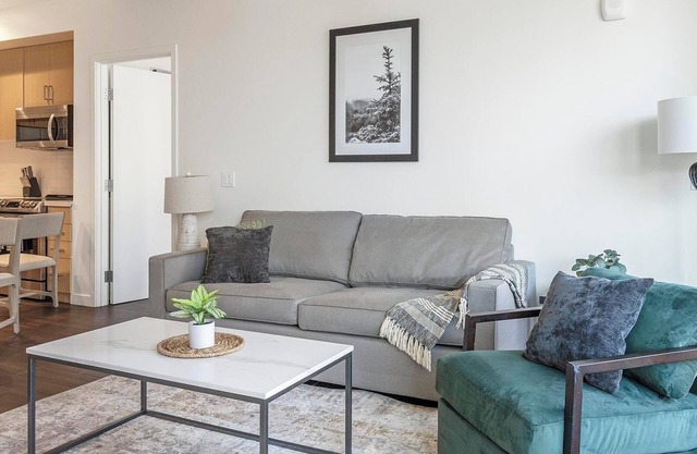 Landing | Chic 2BD, Gym, Clubhouse