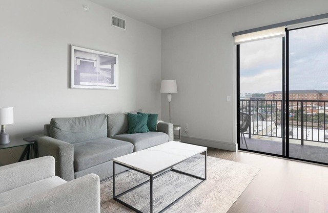 Landing | Chic 2BD, Pool, Tennis Court