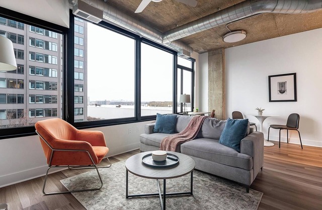 Landing | Modern 1BD, Gym, Game Room