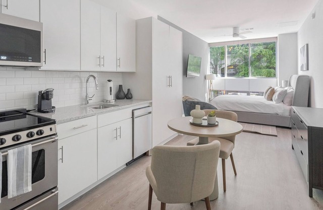 Landing | Modern Studio, Pool, Yoga Studio