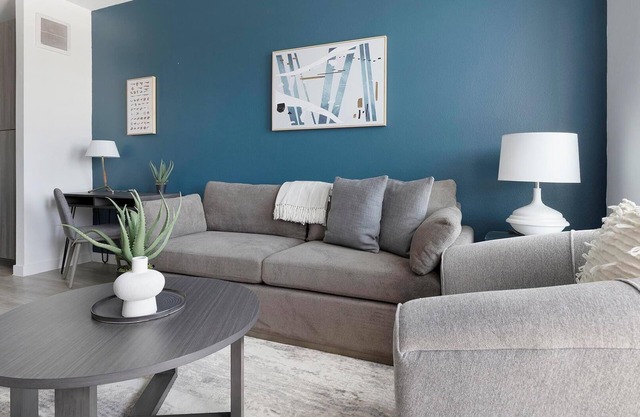Landing | Spectacular 1BD, Pool, Clubhouse