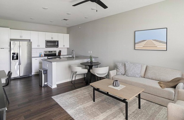 Landing | Stunning 1BD, Pool, Gym