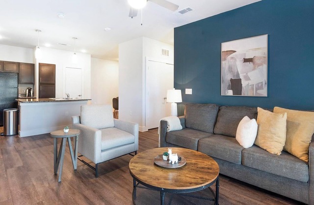 Landing | Stunning 2BD, Pool, Gym