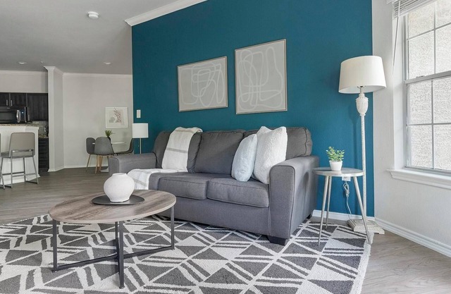 Landing | Stunning 2BD, Clubhouse, Gym