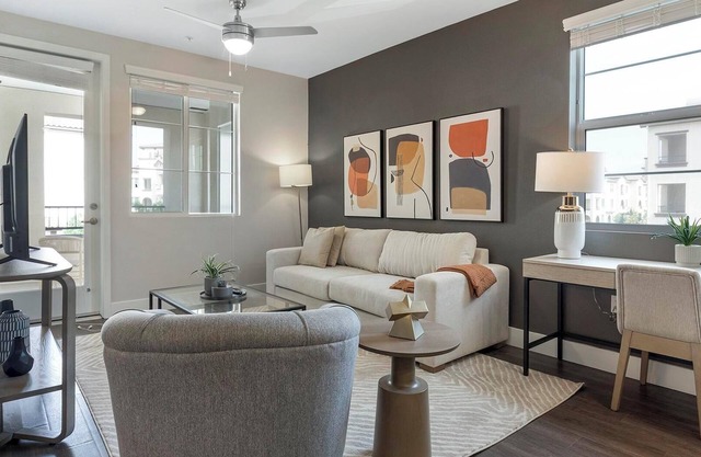 Landing | Stylish 2BD, Pool, Gym