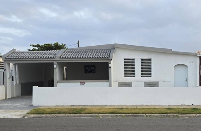 Lane Oceanview Villa - 3 Bedroom House, Arecibo