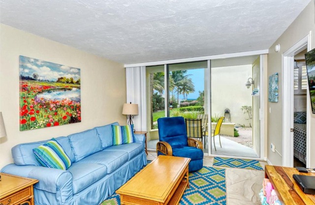 LaPlaya 101E-Relax on your private lanai under the palms!