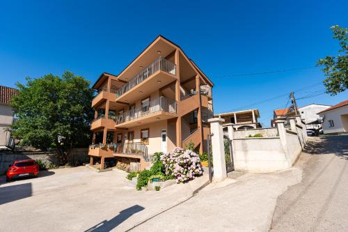 Lara i Mirko Apartments