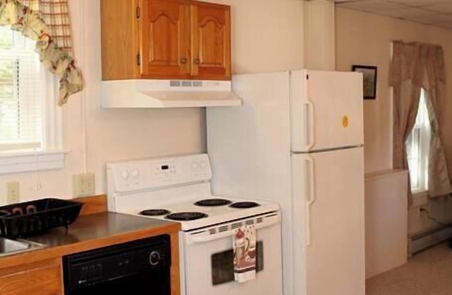 Large 1 bed w/private deck