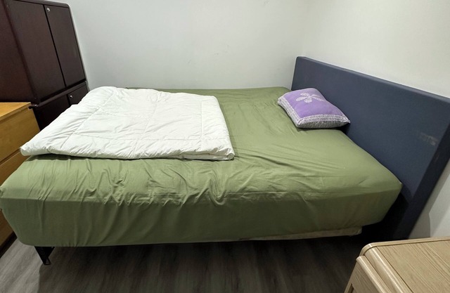 Large 1-Bedroom | King Bed | Full Kitchen & Bath | Near Ontario Tech