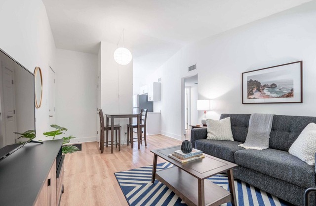 Large 2-Bedroom Apartment in Beautiful Morningside