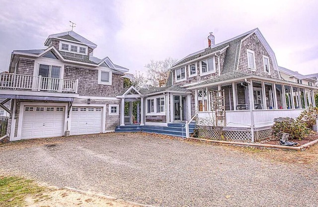 Large 3 BR Home w/ Private Beach access