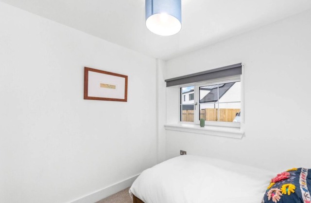 Large 5Bed with parking & garden
