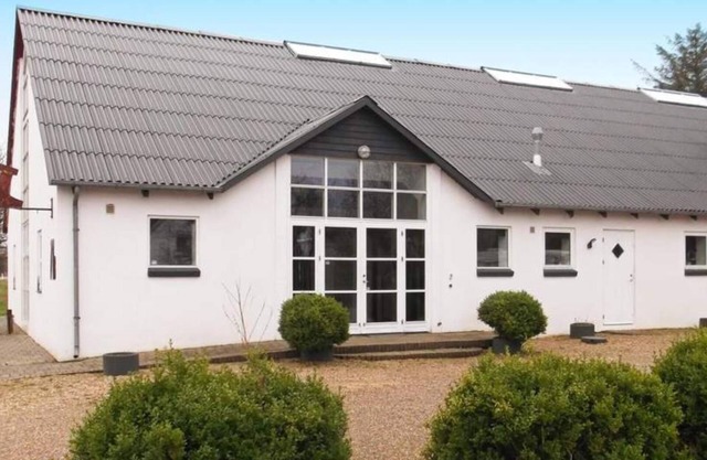 Large activity holiday home with free water park, bowling, badminton and tennis.