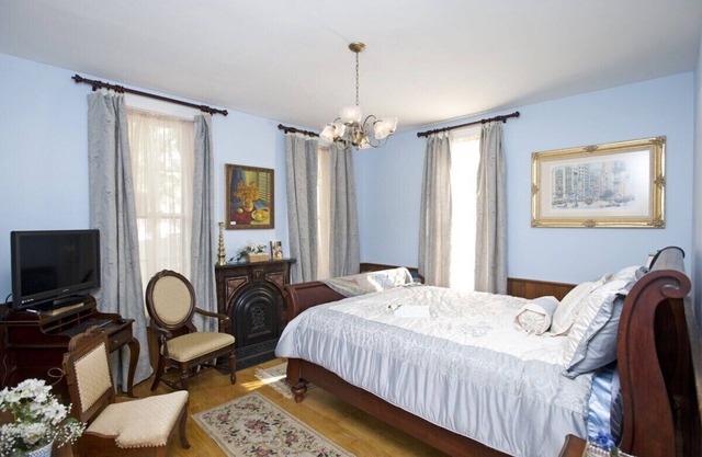 Large ADA accessible Guest Suite w/ Walk-In Steam Shower