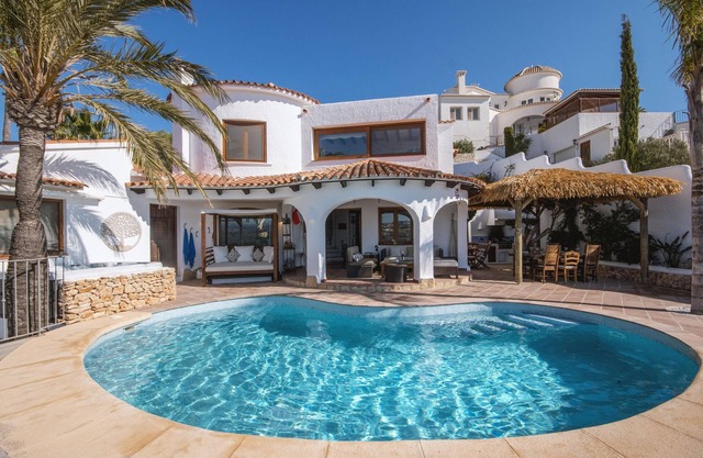 Large and comfortable villa with private pool in Moraira, on the Costa Blanca, Spain for 8 persons