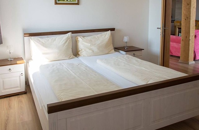 Large apartment with lake view - family holiday Stabauer (4 flowers)