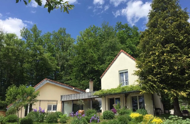 Large comfortable property in a quiet area, beautiful exhibition, large park for 10 people