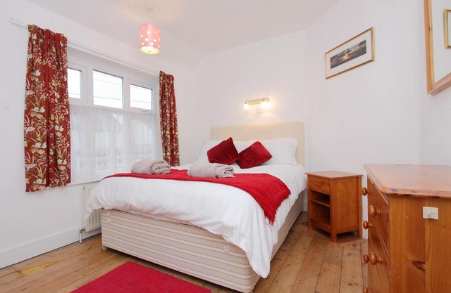 Large Cosy House Ideal for Corporate Lets