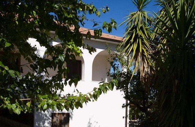 Large Country House, Sleeps Up To 10 With Spectacular Views, Close To Coast