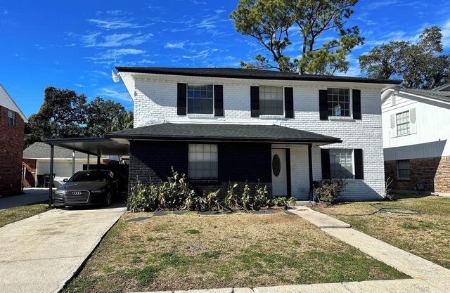 Large & Cozy 4-Bedroom w/Parking - One Exit to French Quarter & Downtown NOLA