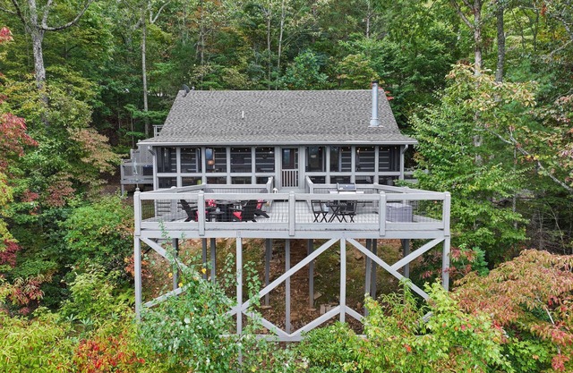 Large Deck, Layered Mountain Views, Gorgeous Cabin