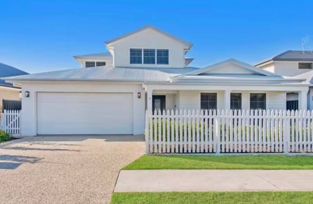 Large family friendly beach retreat