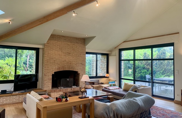 Large family home 2 steps from the port, Berder and beaches