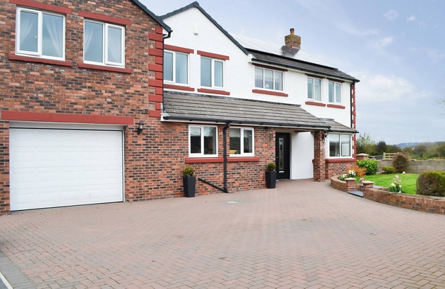 Large family home ideal for a special occasion or family get together.