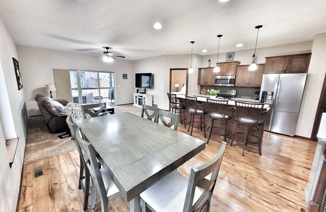 LARGE floorplan, 4 private bedrooms, flexble check-in, comfy beds, kid-friendly!