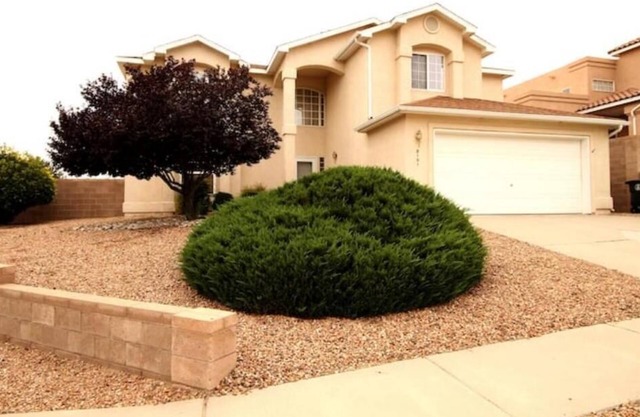 Large Home for Entire Family/Memory Foam Beds, TV