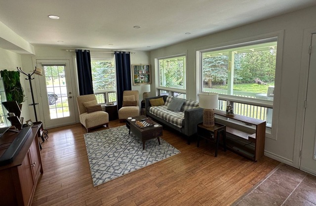 Large home steps from Presqui'le Provincial Park