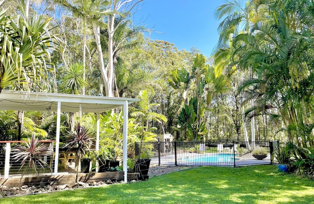 Large house with function room. Plenty of Space, only 10 minutes to Hastings St