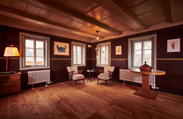 Large, lovingly renovated factor house with sauna
