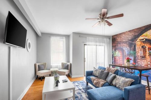 Large Lovely Apt In Prime Area