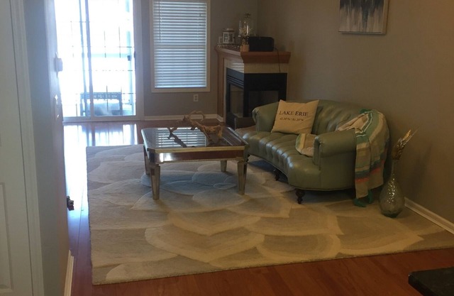 Large Luxurious property in Marblehead with view of the lake and 3 balcony’s