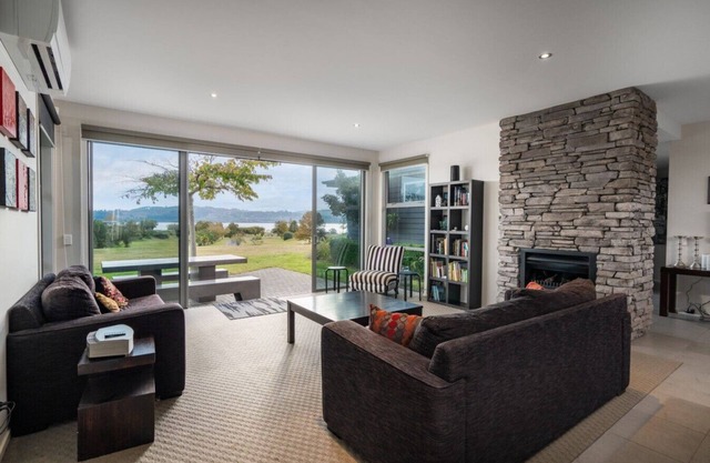 Large Modern home, great location & has WiFi