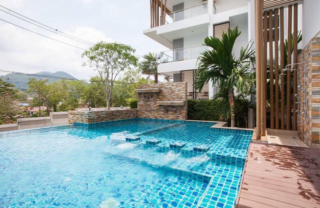 Large N 2-Bedroom Apartment, Mountain View, Fitness Pool