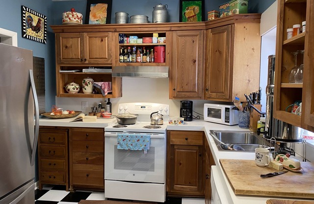Large private Monte Sano mountain Bungalow Sleeps 7-9