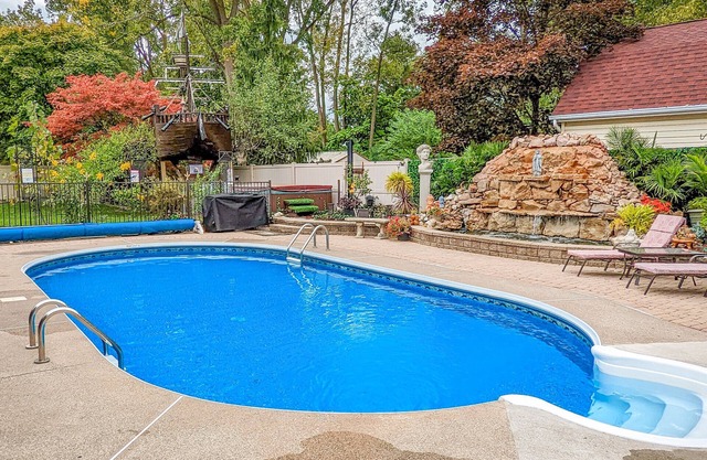 Large quiet estate property in beautiful natural surroundings.
