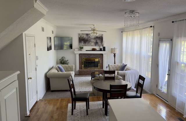 Large Spacious New House - New Amenities