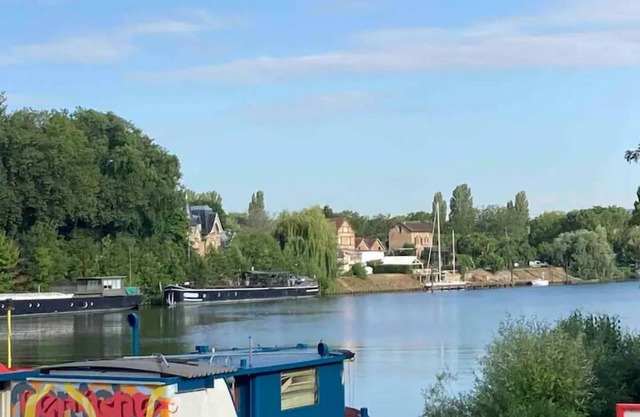 Large studio on the banks of the Seine/40mn from Paris/Netflix