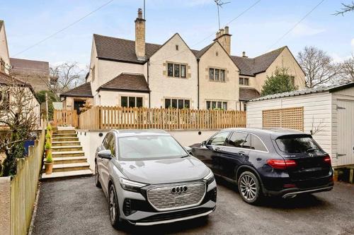 Large Stylish House-2 Parking Spaces-Garden-Fire