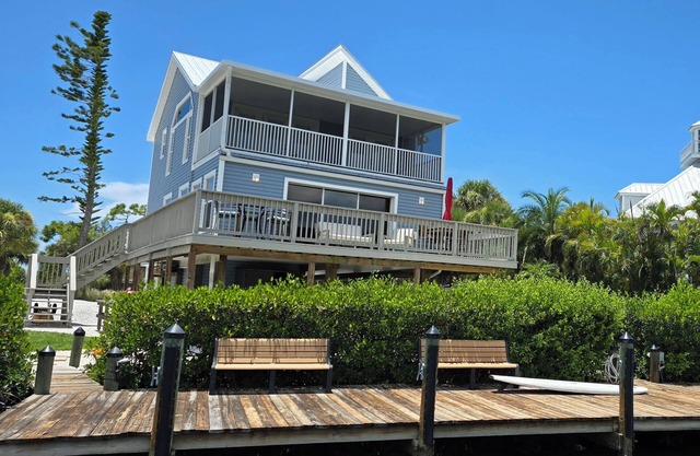 Large, Updated, Palm Island home. Don Pedro. Huge Dock, Superb Boating access