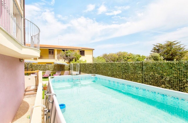 Large Valledoria Villa with pool for 10 people 500 meters from the beach