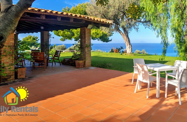 Large villa with a view of the Aeolian archipelago